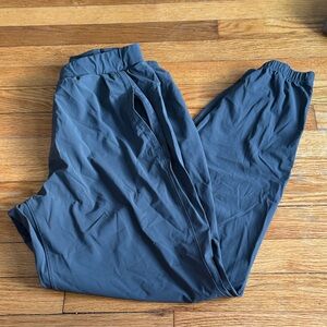 Lululemon men’s surge jogger